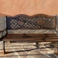 Panchina da esterno in ferro e legno