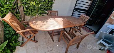 Tavolo in legno da giardino estensibile