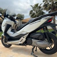 Honda Forza 300