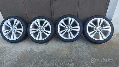 Cerchi in lega 18" con gomme invernali 