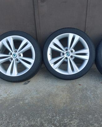 Cerchi in lega 18" con gomme invernali 