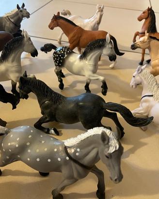Cavalli giocattolo plastica