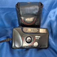 Nikon AF200, compatta,pellicola, custodia in pelle