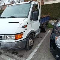 Iveco Daily 2,8 turbo, ribaltabile trilaterale 