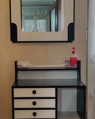 Mobiletto più specchio