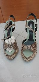 fendi sandalo  con zeppa