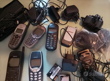 Lotto telefonini più caricatori vintage