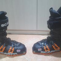 Scarponi scialpinismo