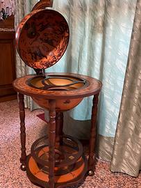 Elegante Mobile Bar Mappamondo Vintage con Ruote