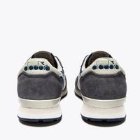 Diadora camaro numero 44