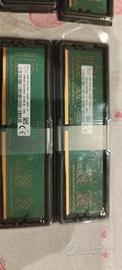 vari banchi RAM DDR4 da 4 GB ciascuno totale 8 pz