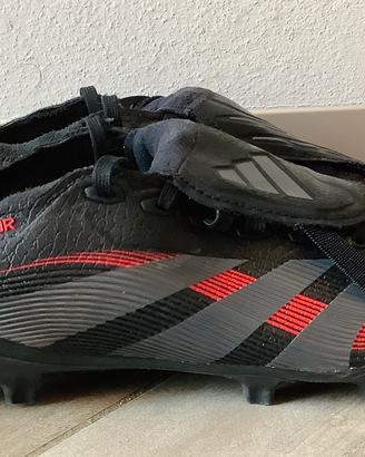 Scarpe da calcio Adidas Predator League.