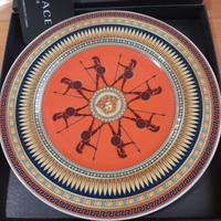 piatto ICONIC HEROES di Rosenthal per Versace