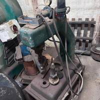 Maglio pneumatico per ferro, acciaio, rame.