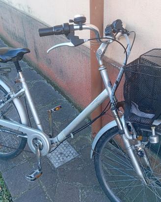 BICI (elettrica) 120 euro (regalata)