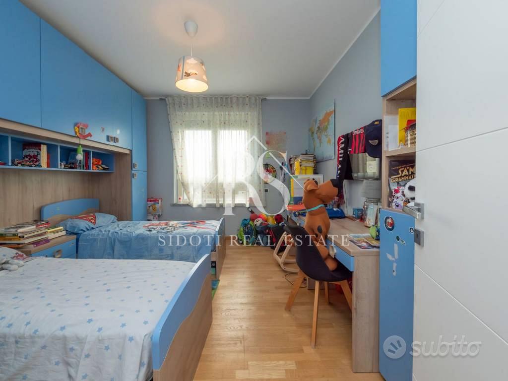 Appartamento di 147 m² con 5 locali e box auto a P - Vista 4
