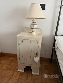 Comodino in noce massiccio primi 900 trattato