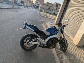 Suzuki GSR 600 98 CV