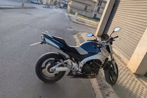 Suzuki GSR 600 98 CV