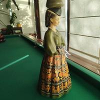 ceramica Lenci-Donna in costume abruzzese