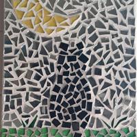 specchio a mosaico con gattino nero