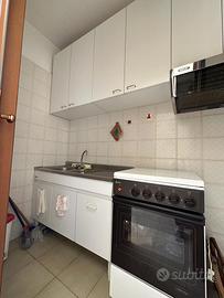 Cucina realizzata a mano