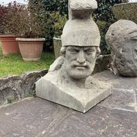 Scultura in pietra vecchia