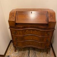 Moblile con ribaltina tipo scrittoio