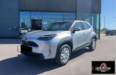 Toyota Yaris Cross KM 0 RATA MENSILE 281,00 E...