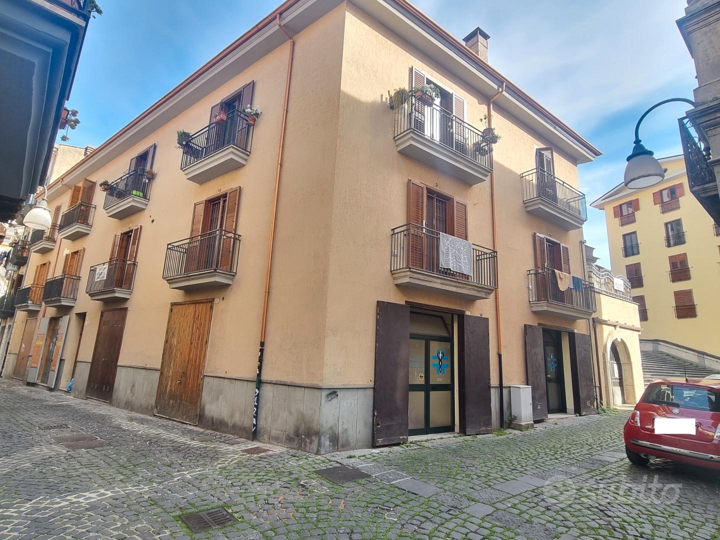 Appartamento 130 mq con terrazzo e garage - Vista 3
