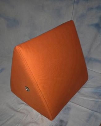 Cuscino triangolare design