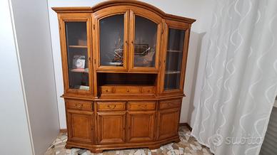 Credenza in stile