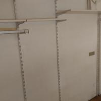 Scaffali per cabina armadio/lavanderia, con barre