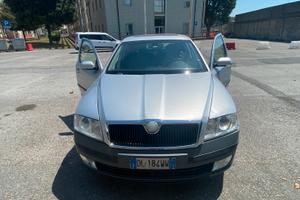 Skoda Octavia 2.0 TDI Laurin & Klement automatica