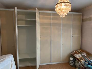 Armadio a 7 ante molto capiente