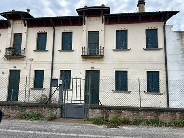 Mira centro porzione di casa indipendente