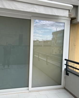 Veranda con telaio e finestroni nuovo