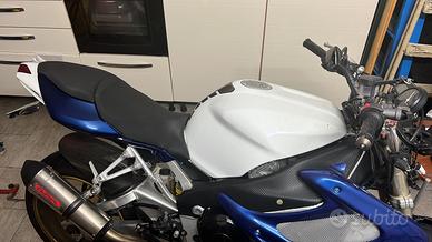 Yamaha R1