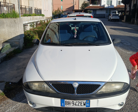 Lancia y elefantino