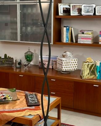 Lampada da terrra in ferro battuto marca “Cantori”