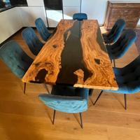 Tavolo in legno e resina 