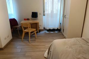 Monolocale comodissimo metro "a" pontelungo