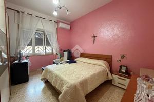 3 LOCALI A NAPOLI