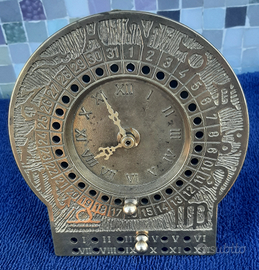 Orologio zodiacale in ottone lucidato Massiv