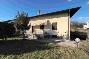 Villetta indipendente, giardino mq.2000