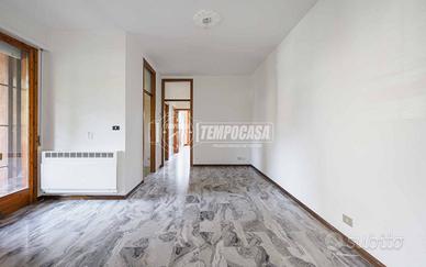 Ampio Quadrilocale con Ascensore, Due Balconi, Can