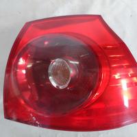 FANALE POSTERIORE SX A LED INTEGRATO NEL PORTELLON