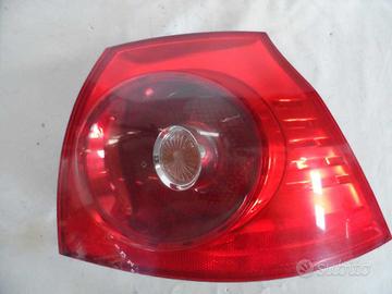 FANALE POSTERIORE SX A LED INTEGRATO NEL PORTELLON