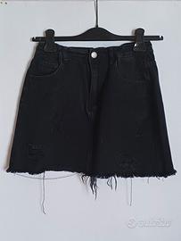 minigonna nera con strappi