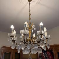 Lampadario a 8 luci con pendenti in cristallo